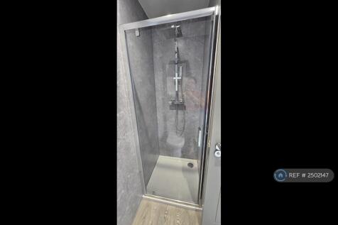 Bedroom 4 Ensuite