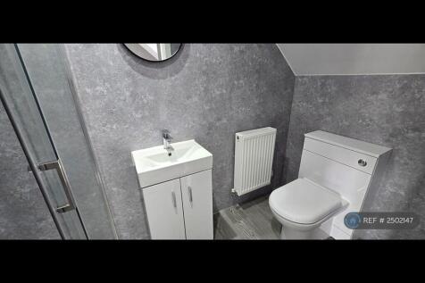 Bedroom 5 Ensuite