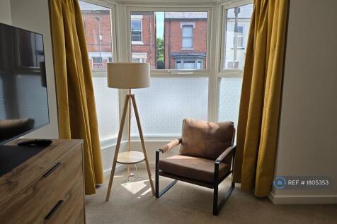 Room 8 Bay Window