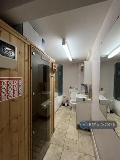 Sunna &amp; Bathroom 3