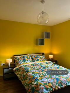 Lemon Bedroom 