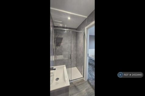 Bedroom 2 Ensuite