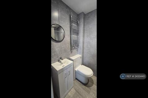 Bedroom 3 Ensuite