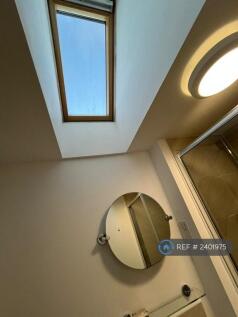 Master En-Suite Bathroom Sky Light