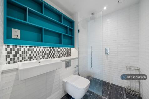 Ensuite Bathroom 1
