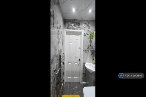 Upstairs Wc&#43; Shower-b