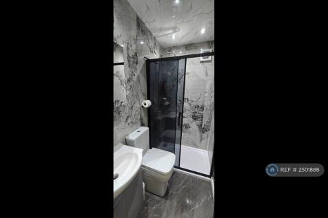 Upstairs Wc&#43;Shoower-c