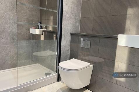 Master En-Suite