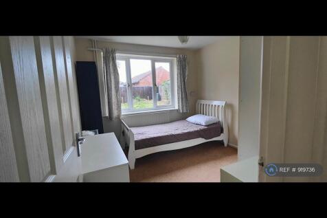 2nd Bedroom 