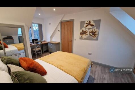 Bedroom - Dressing/Desk