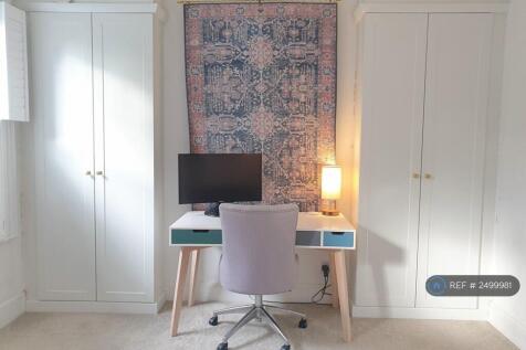 Built-In Wardrobes &amp; Workspace In Master Bedroom