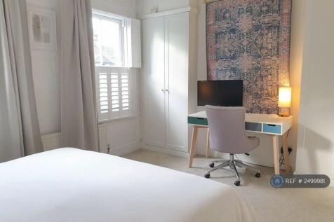 Built-In Wardrobes &amp; Workspace In Master Bedroom