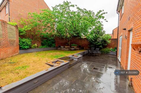 Spacious Garden