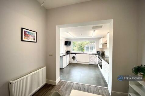 Shared Kitchen/Diner