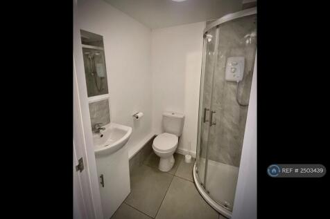 En-Suite Bathroom