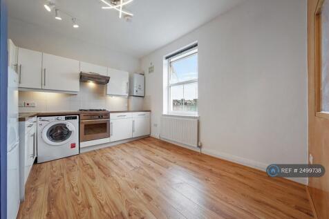 Kitchen/ Living Area