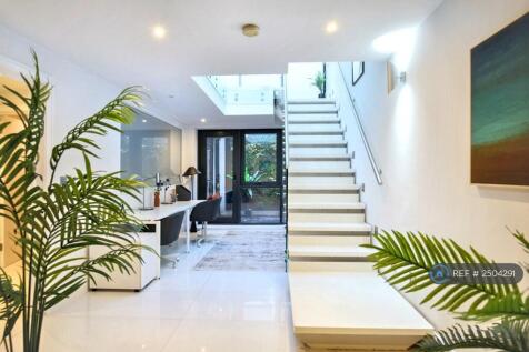 Lower Ground Living Room (1/2)
