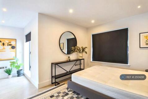 Bedroom 2 (2/2)