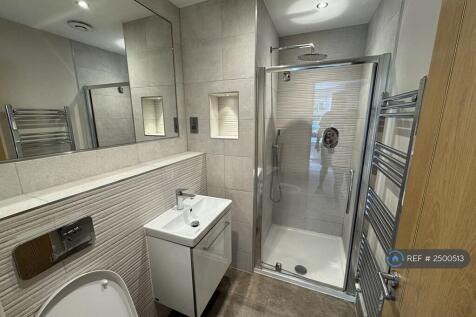 En-Suite Bathroom