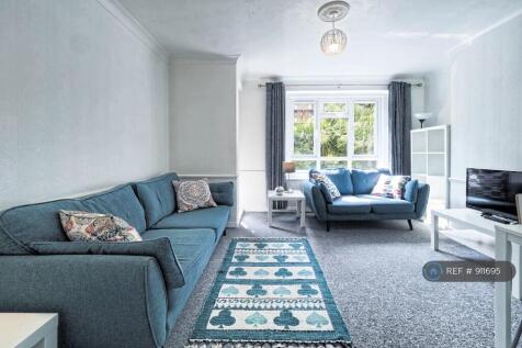 Spacious Sitting Room