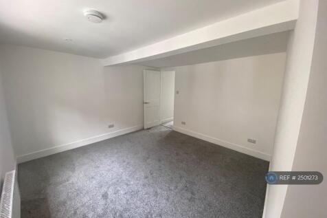 Upstairs Front Bedroom