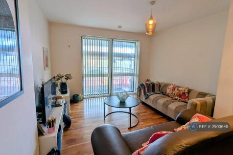 Living &amp; Dining 1