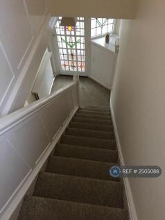 Hallway/Stairs 