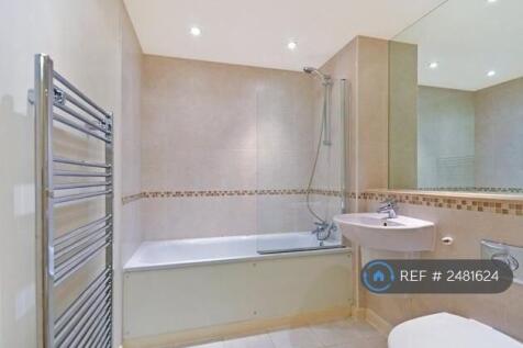 Large Bathroom 1