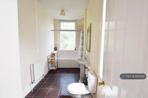Middle Floor Bathroom