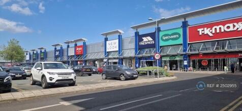 Manchester Fort Shopping Centre -10 Mnts Walk