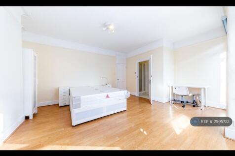 Upstairs Front En Suite 2 