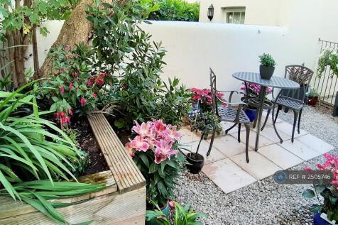 Garden Patio - Seating For 7