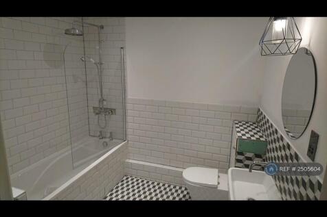 Large Modern Bathroom