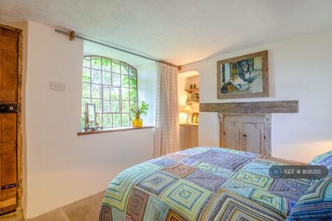 Cottage Bedroom, Downstairs 
