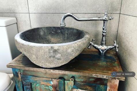 River Stone Sink, Feature Tap, Vintage Feel