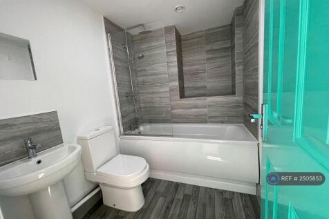 Bedroom 5 Ensuite