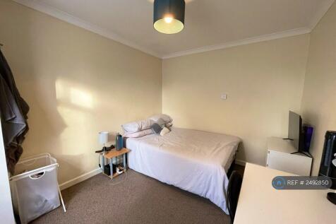 1 Bedroom - Downstairs Front Left 