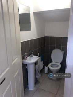 Cloakroom To Bedroom 1