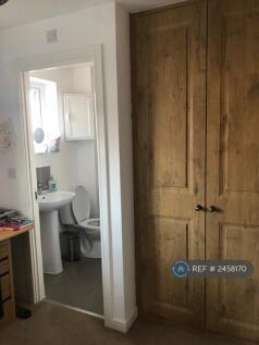 Ensuite To Bedroom 2