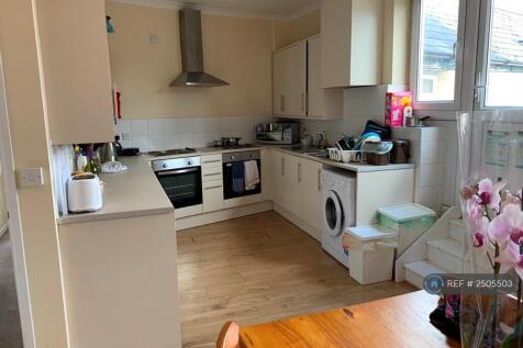 Communal Kitchen 
