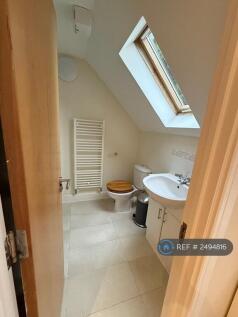 En Suite Bathroom With Shower (Bedroom 1)