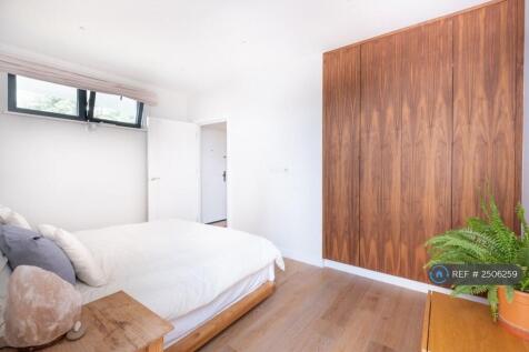 Bedroom With Fitted Wardrobe