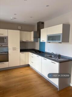 Modern Well Appointed Kitchen