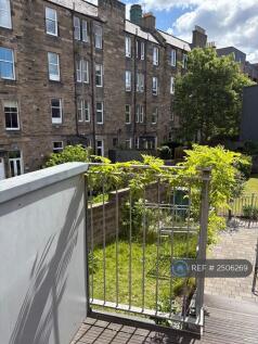 Space To Create a Beautiful Private Garden