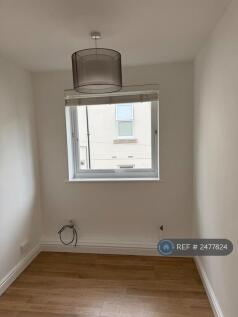 Bedroom 2 / Office