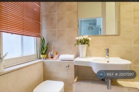 Bath/Shower Room