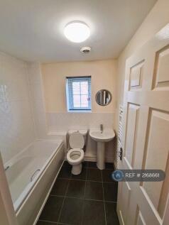 Main Bathroom 1