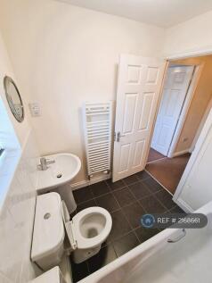 Main Bathroom 2