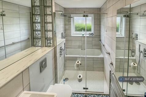 Downstairs Bathroom (Shared Room 1 And 2)