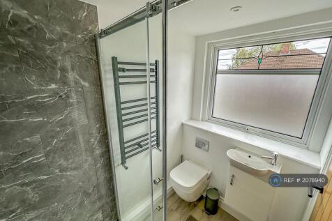 Room 3 - En-Suite
